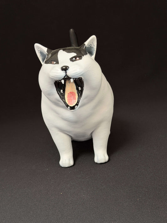「超・大あくび」の太った猫 インテリアオブジェ（特大250mm）